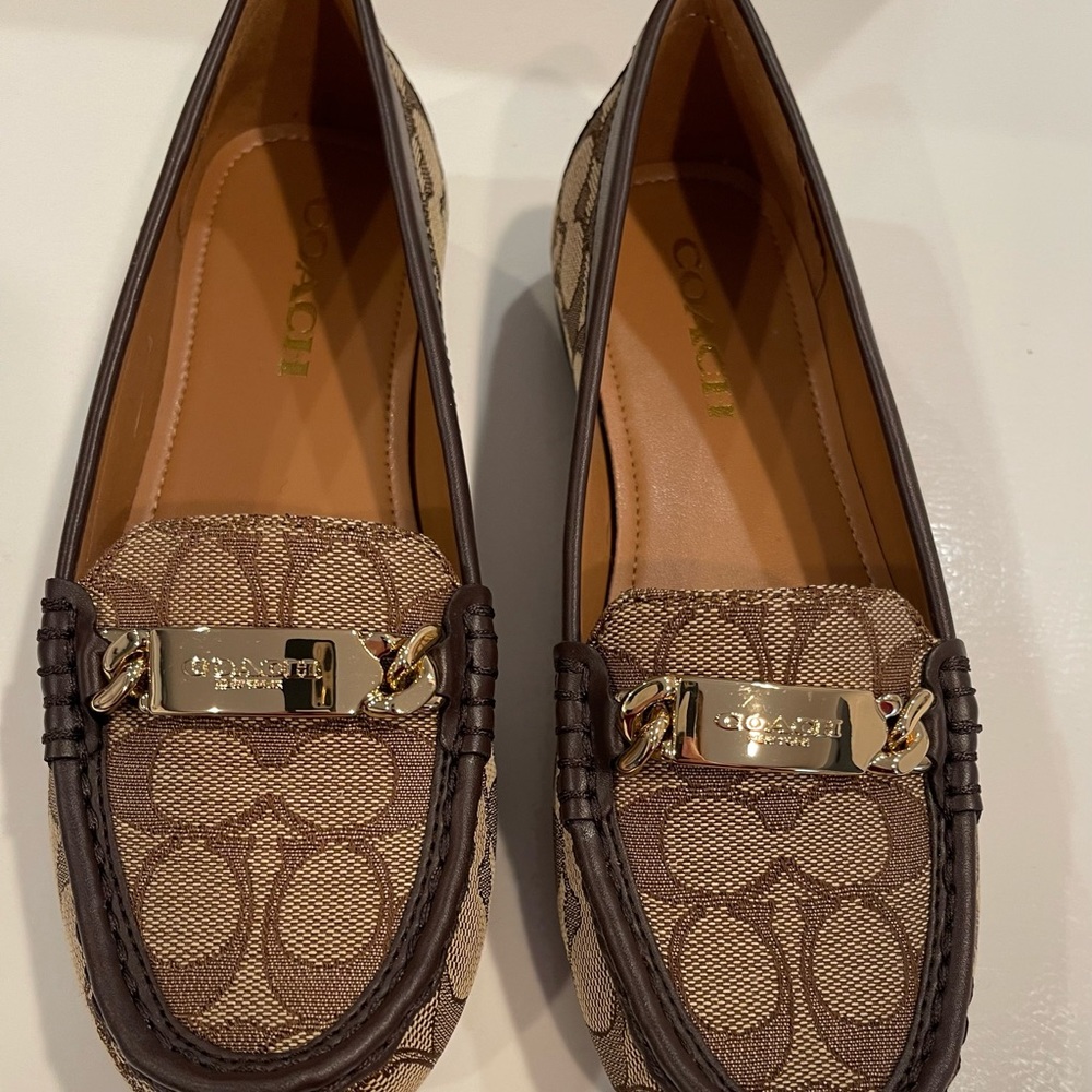 (Sold on ebay) Coach shoes 7M flats loafers